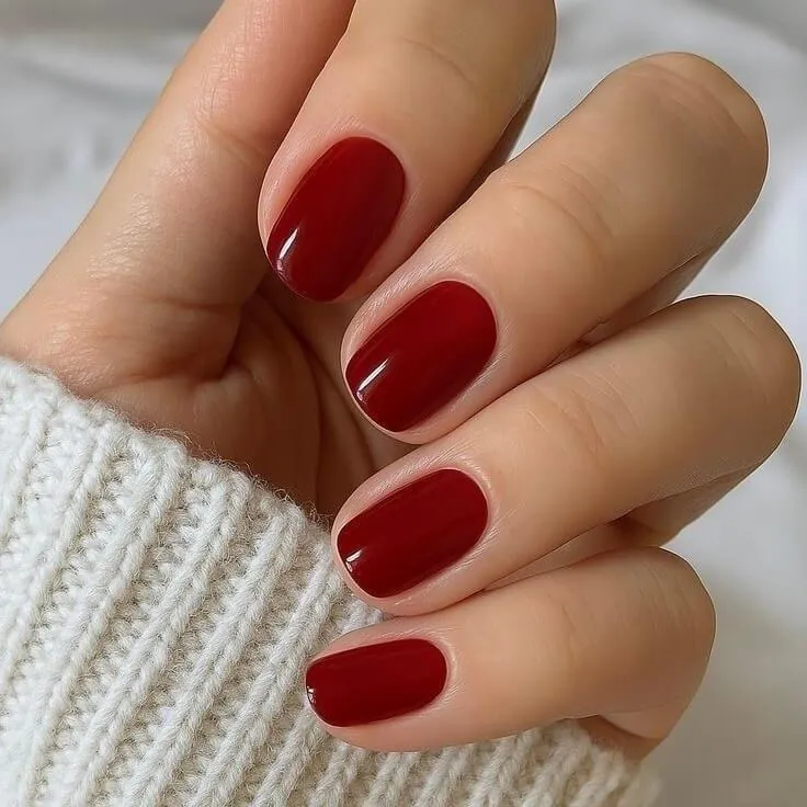 Manicura con esmalte tradicional en Aventura FL