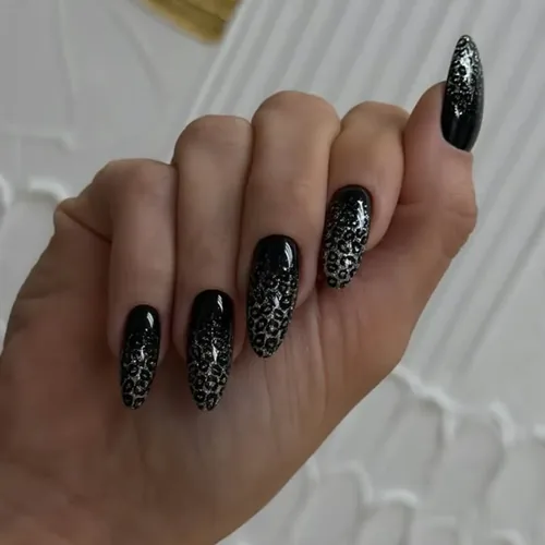 Detailed nail design - View Spa Aventura